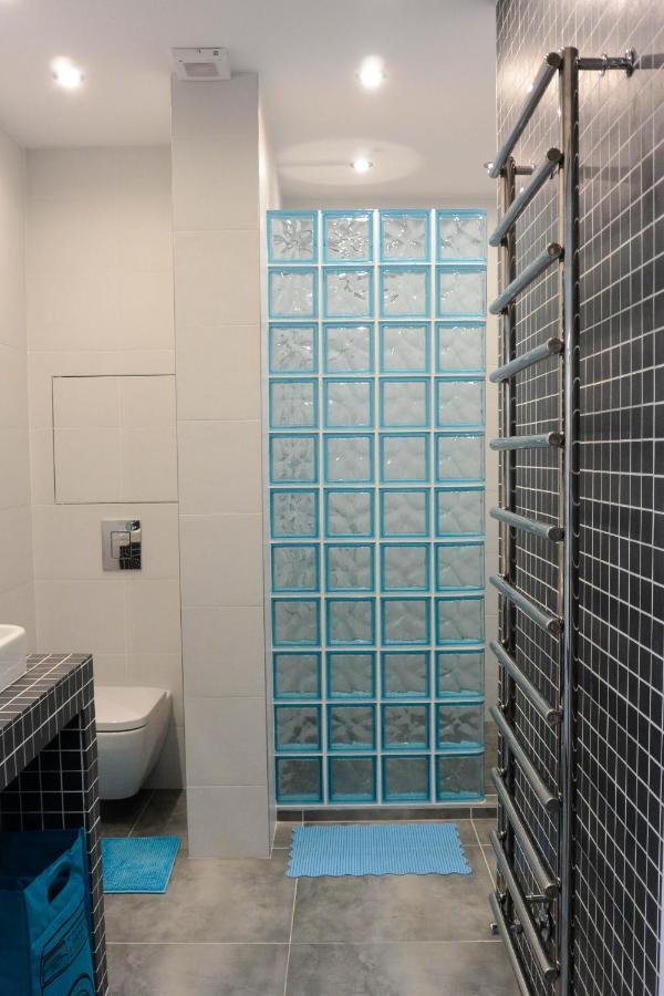 Rr Bus Station Apartment Братислава Экстерьер фото