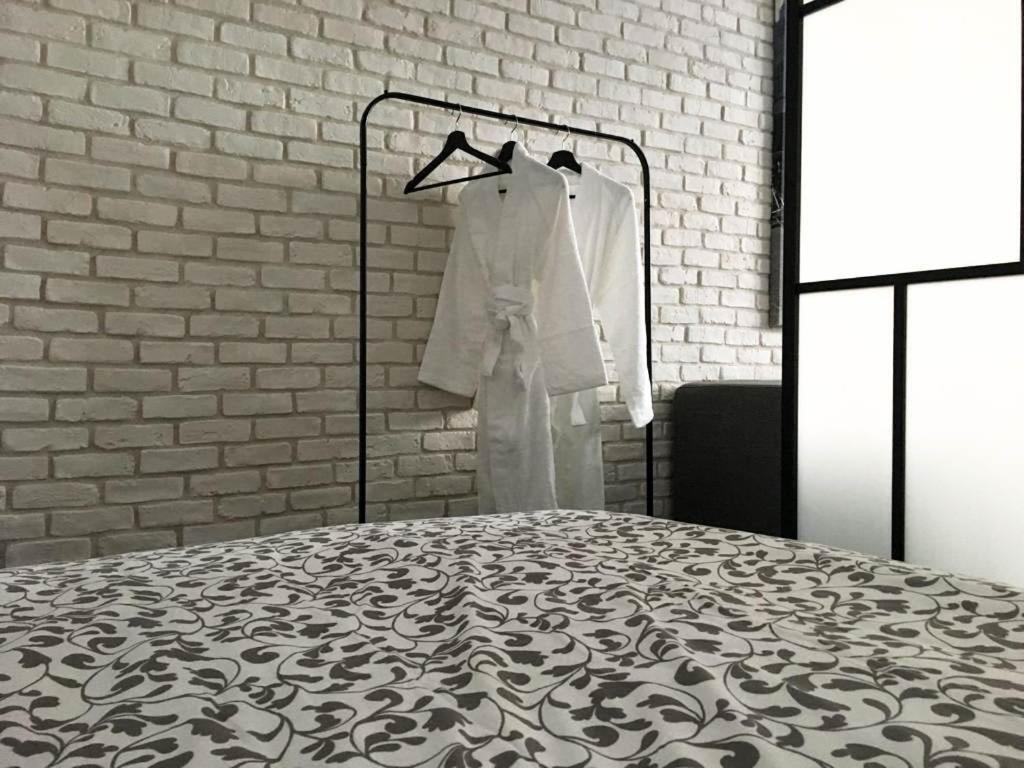 Rr Bus Station Apartment Братислава Экстерьер фото